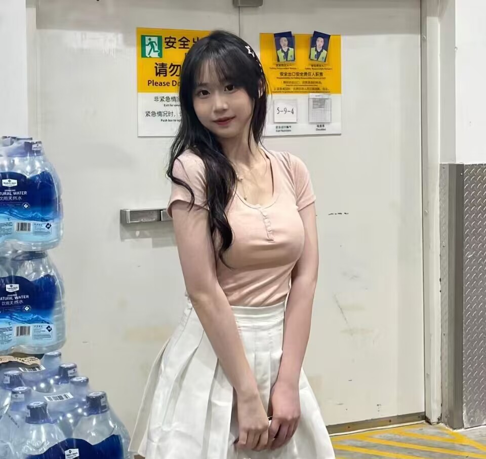 真实03年清纯素颜jk甜味少女兼职