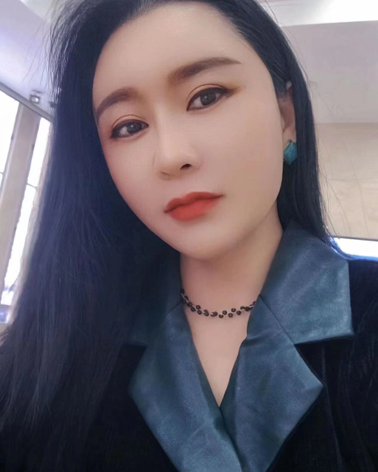 南湖区性感美女蔷薇花