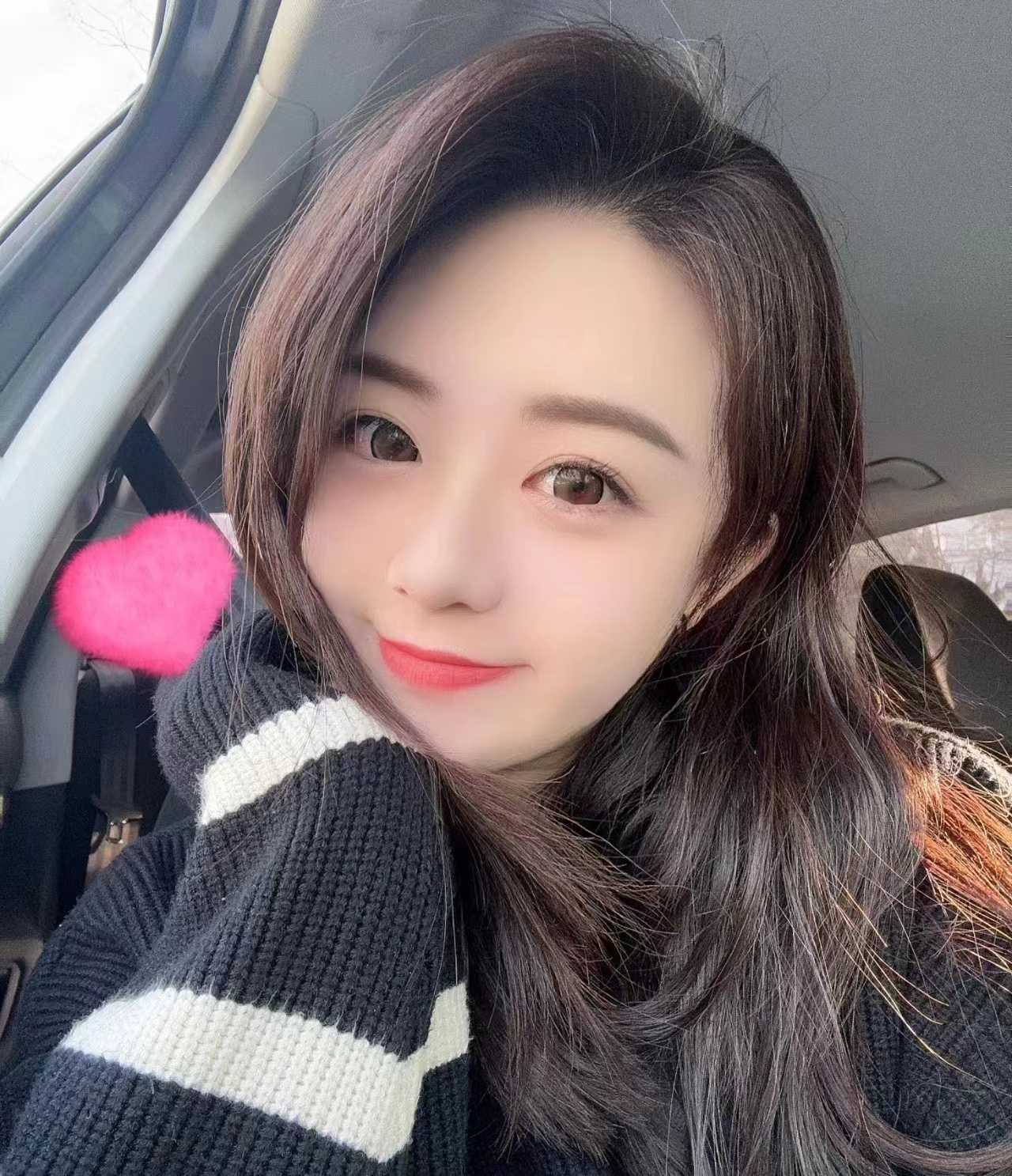 自己兼职，还有几个小姐妹，在昆明