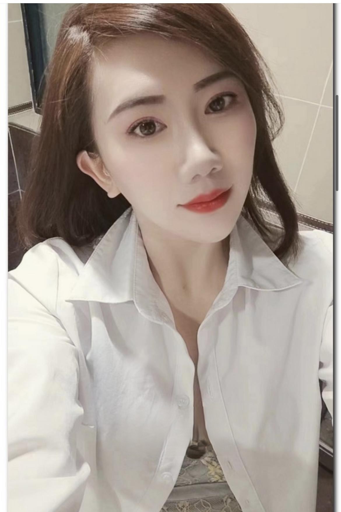 感觉很年轻的妹子