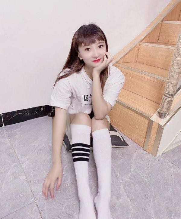 妹子身材娇小的妹子