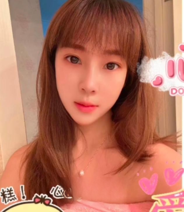 颜值不错身材高挑的妹子