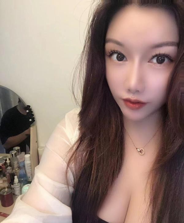 性感蜜桃臀的妹子