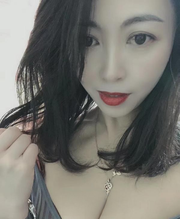 让人很有欲望的少妇