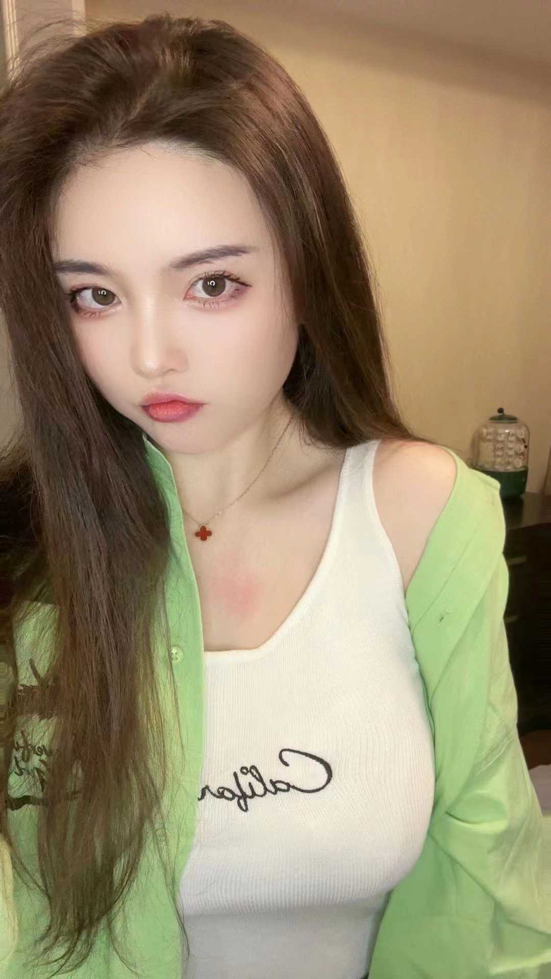 一个温柔00后嫩妹，歆倪