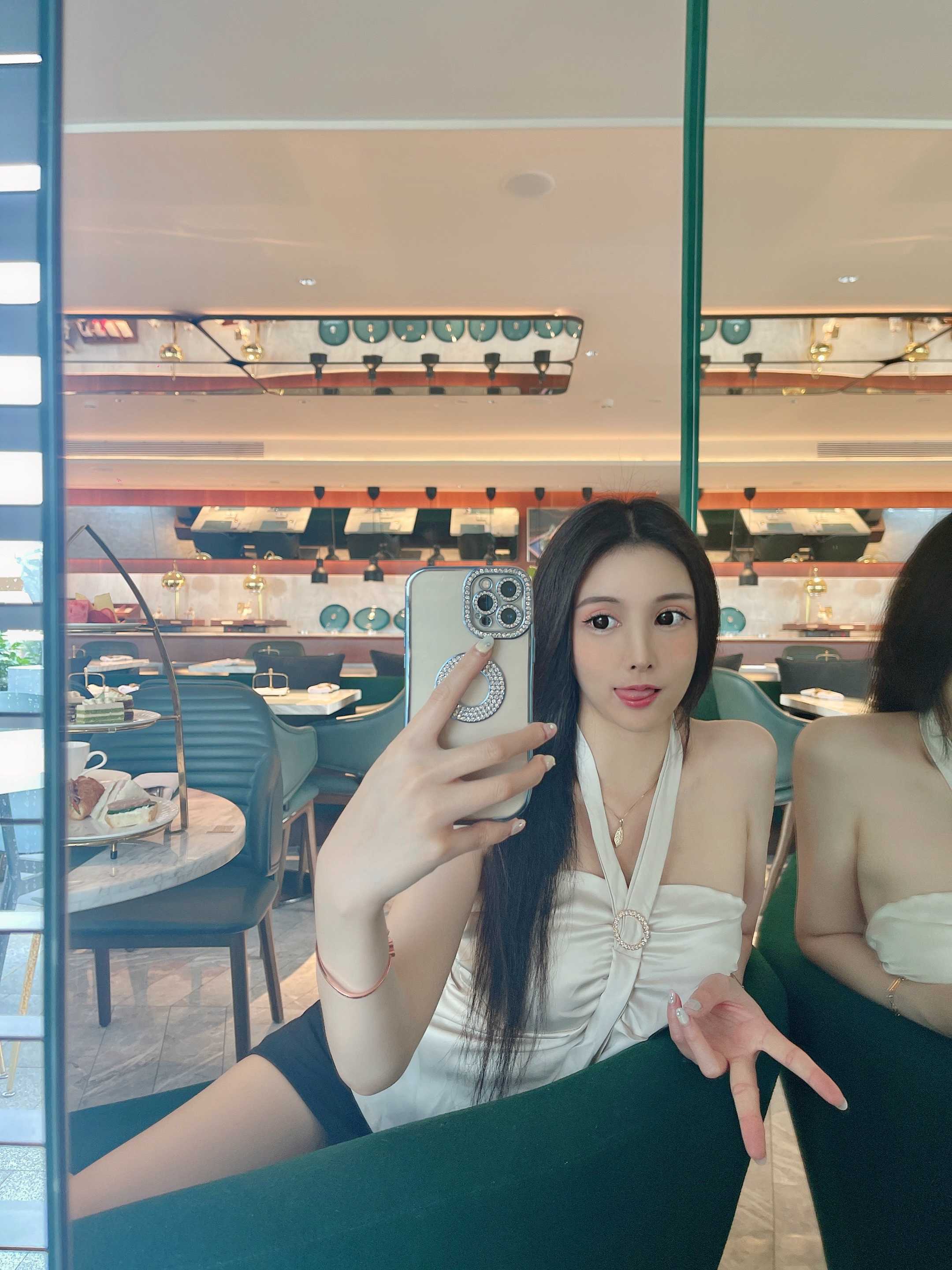 肤白貌美胸大翘臀