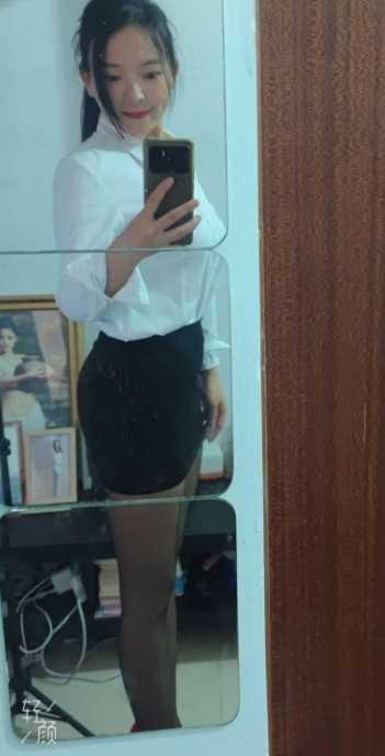 练瑜伽的兼职妹子