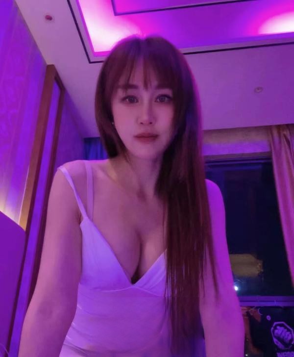 胸形很nice颜值很不错