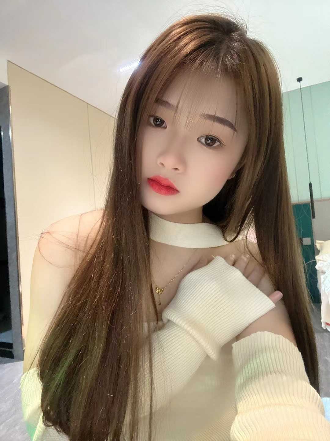 个人兼职，苏林儿还有一个姐妹