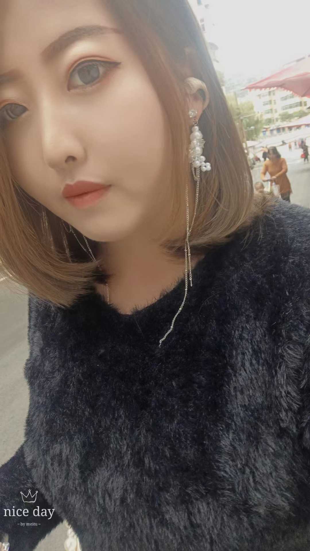 胸大，屁股大的妹子，狼友们加油
