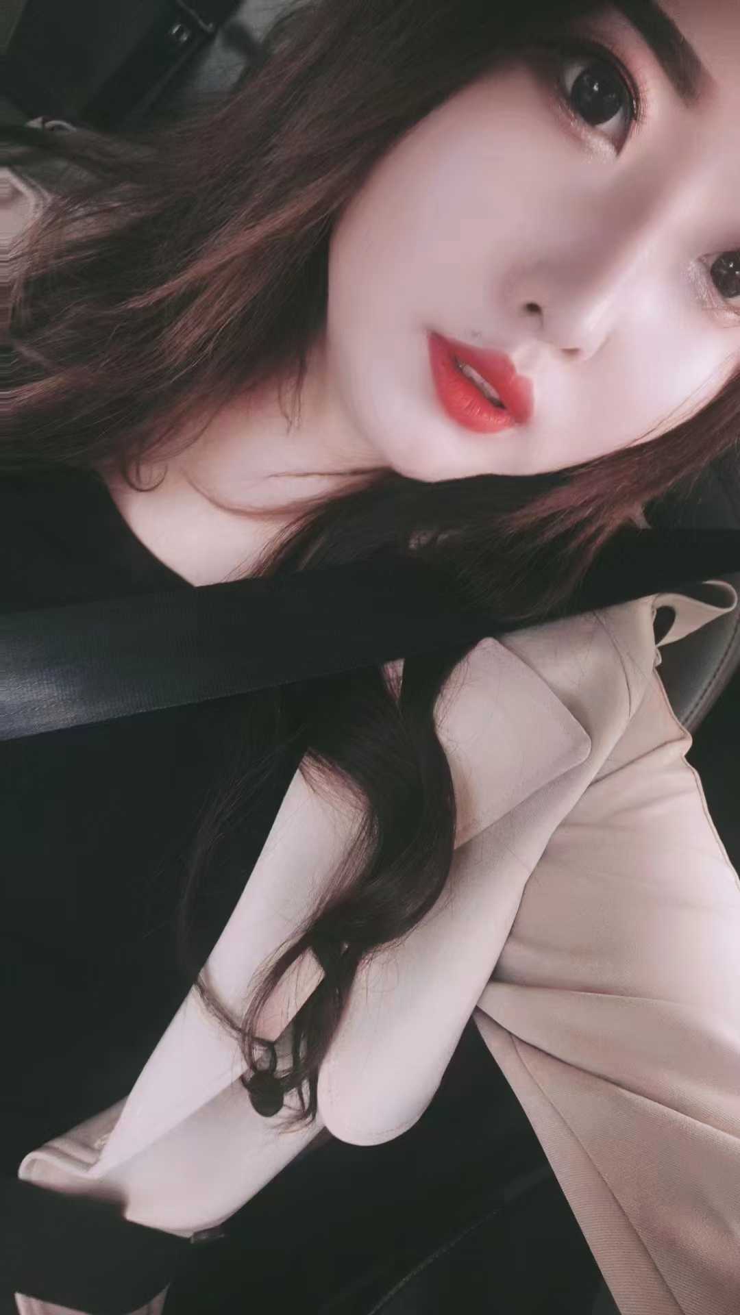 胸大，屁股大的妹子，狼友们加油