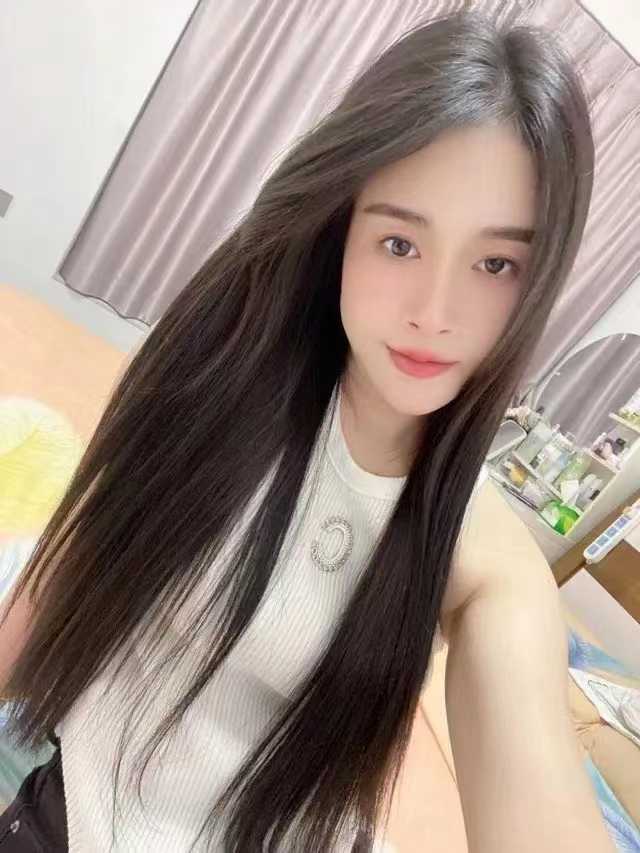 小巧大胸小蜜蜂