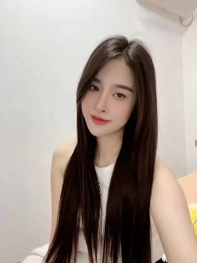 小巧大胸小蜜蜂