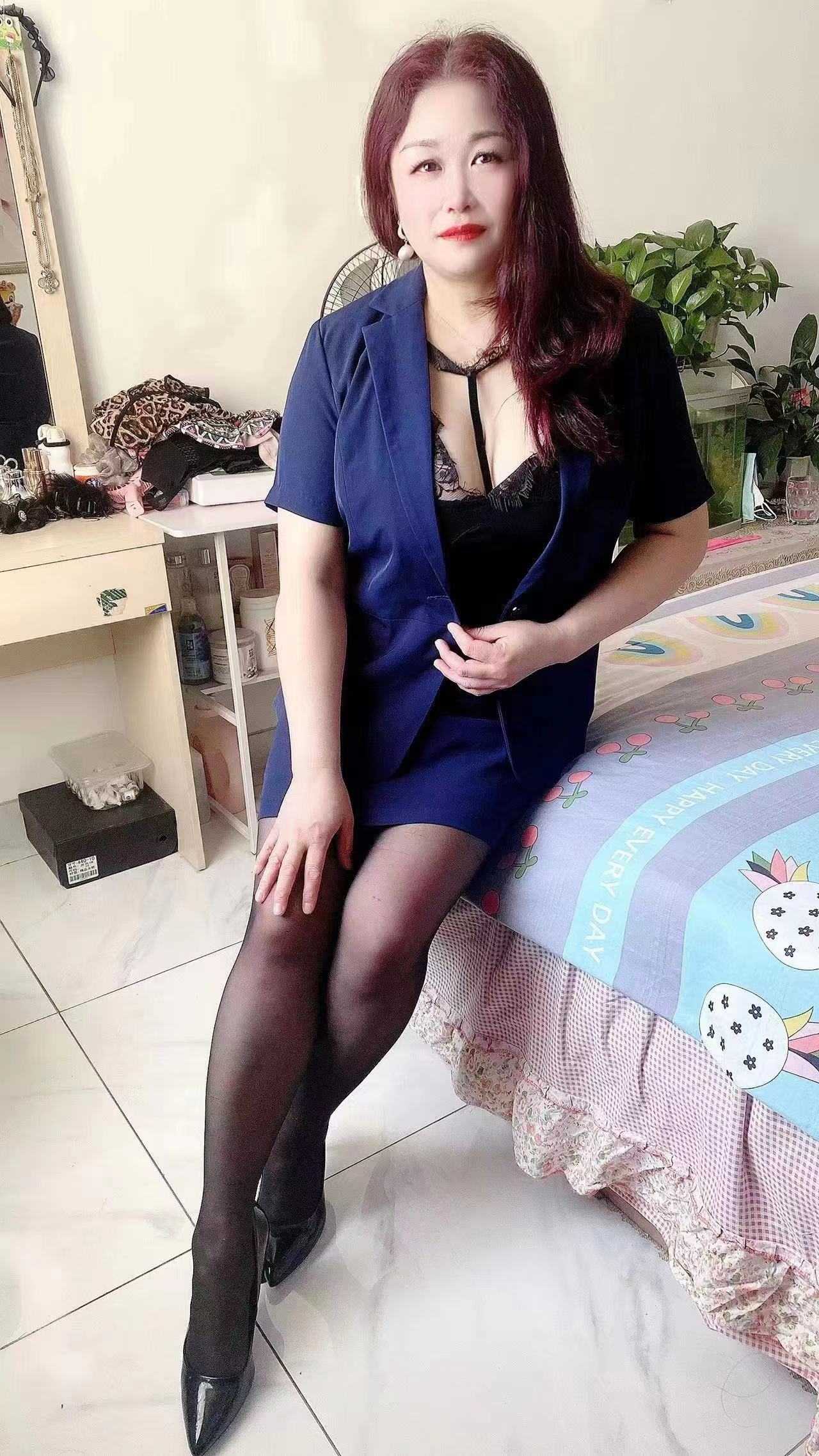 潘家园大胸熟女