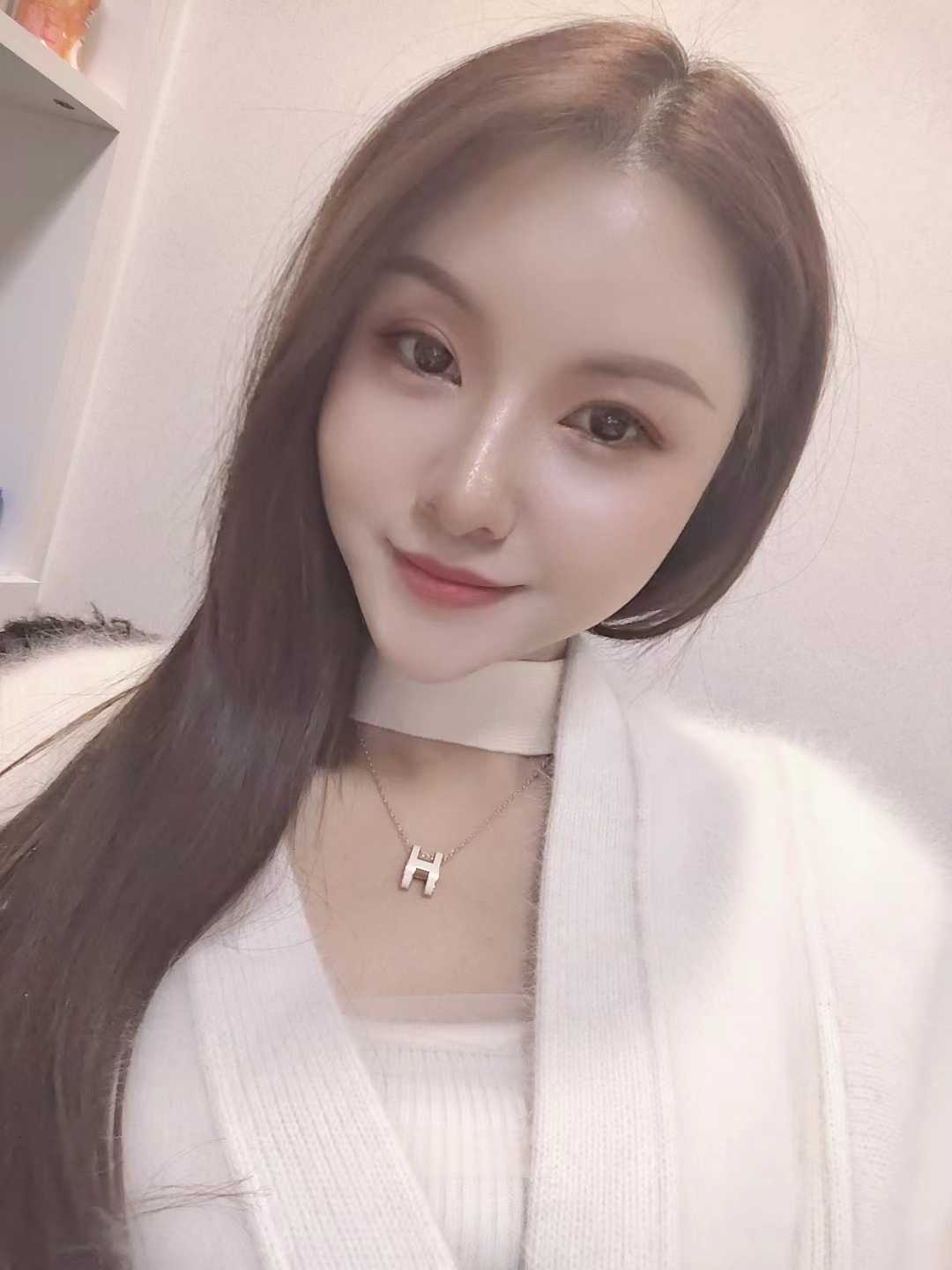 主打抓龙筋的小姐姐