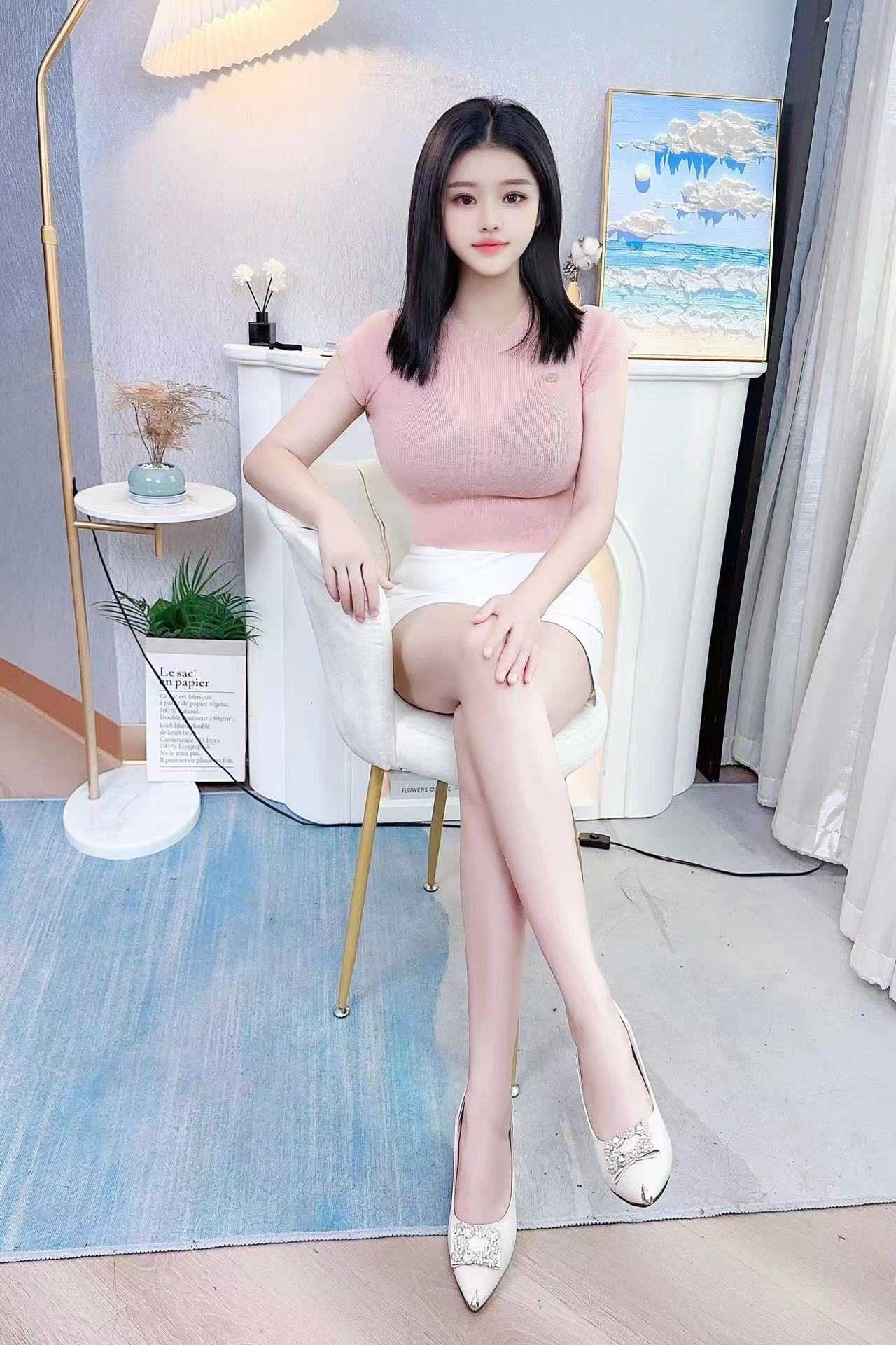 性价比很高的极品美女