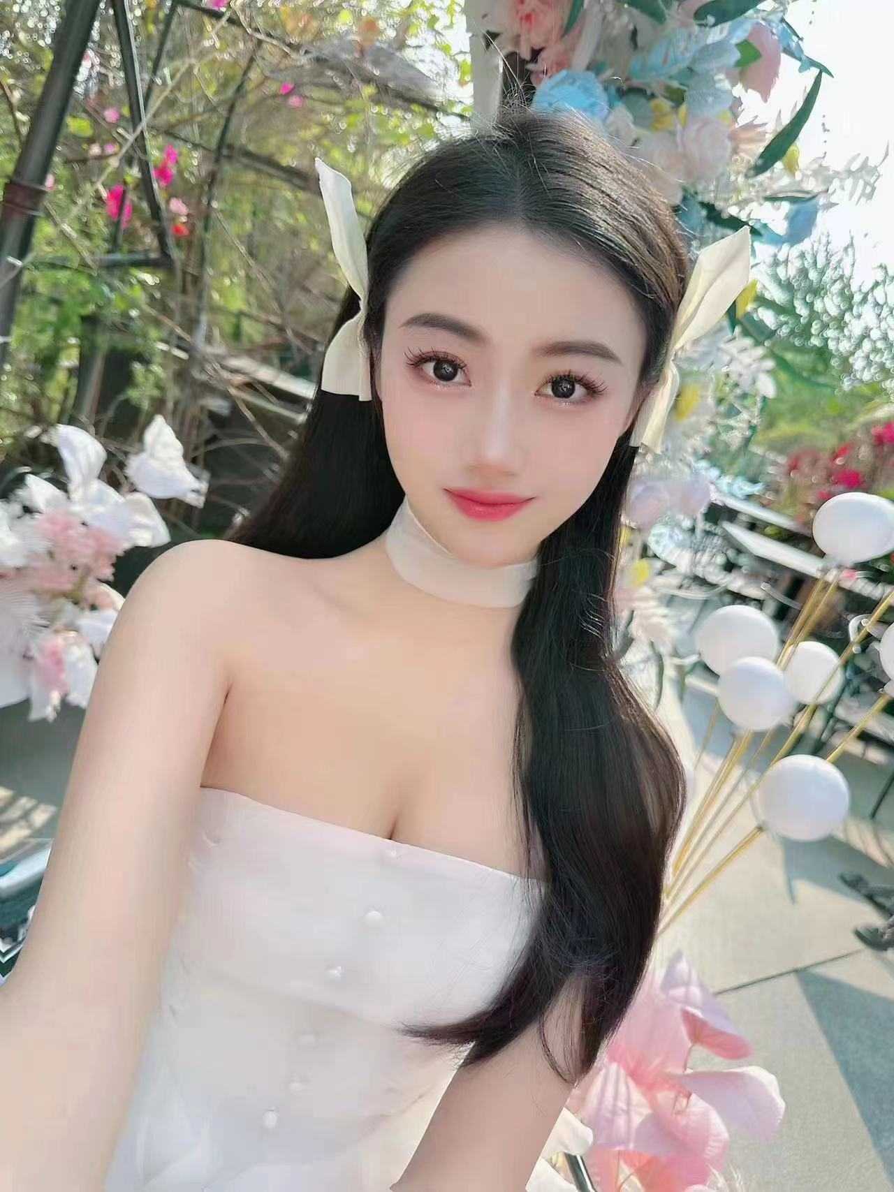 三点粉红，貌美肤白