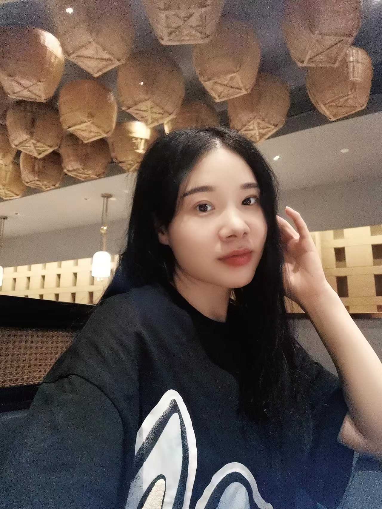 还是很不错的妹子