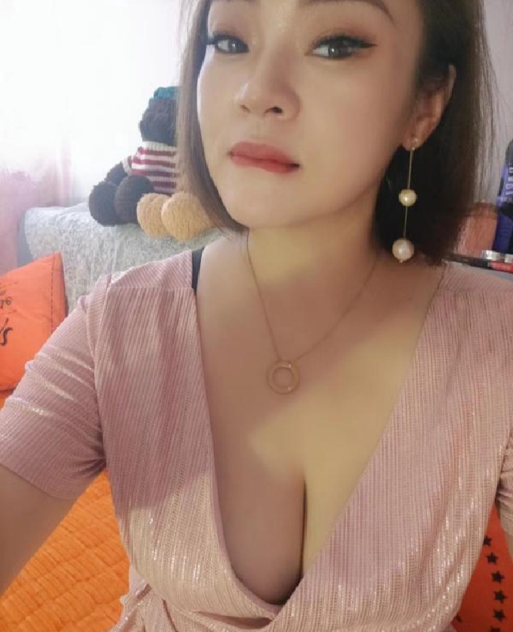 罗湖d奶短发少妇性感御姐范