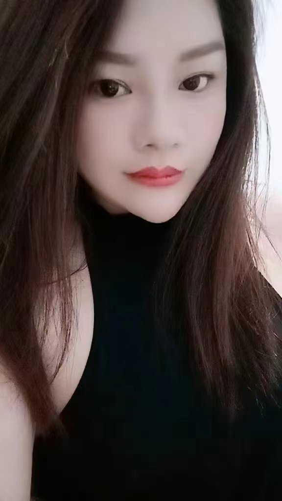 大波浪蕾丝小姐姐果果