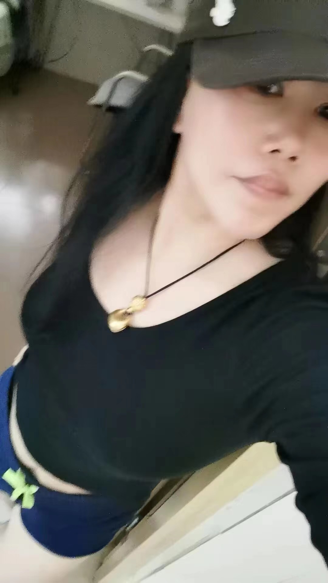 服务一流的小姐姐金子