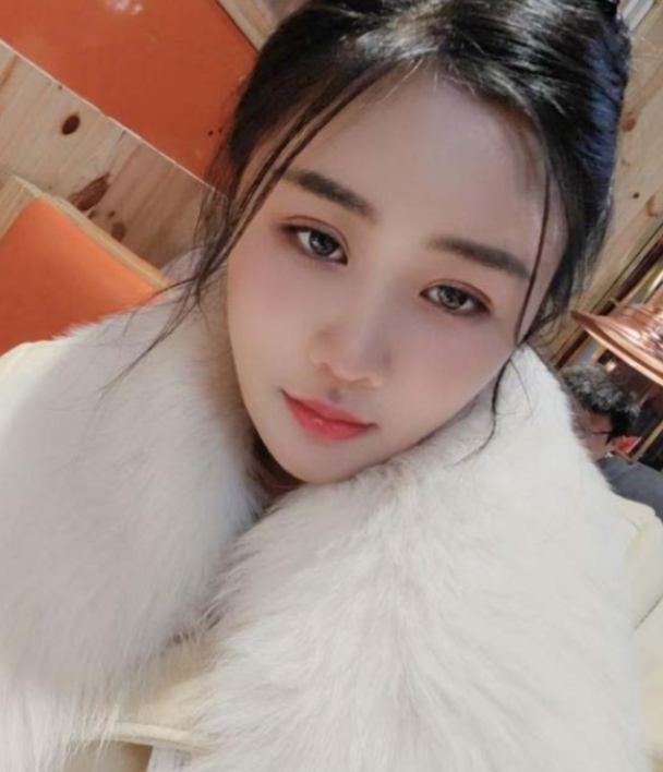 白嫩光滑性感妖娆的静静