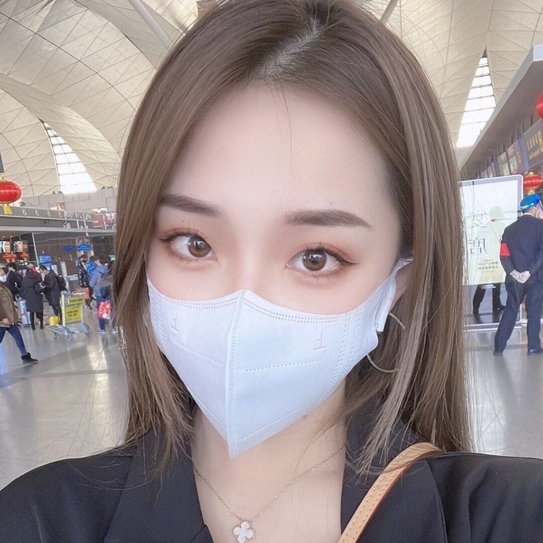 漂亮的兼职小姐姐