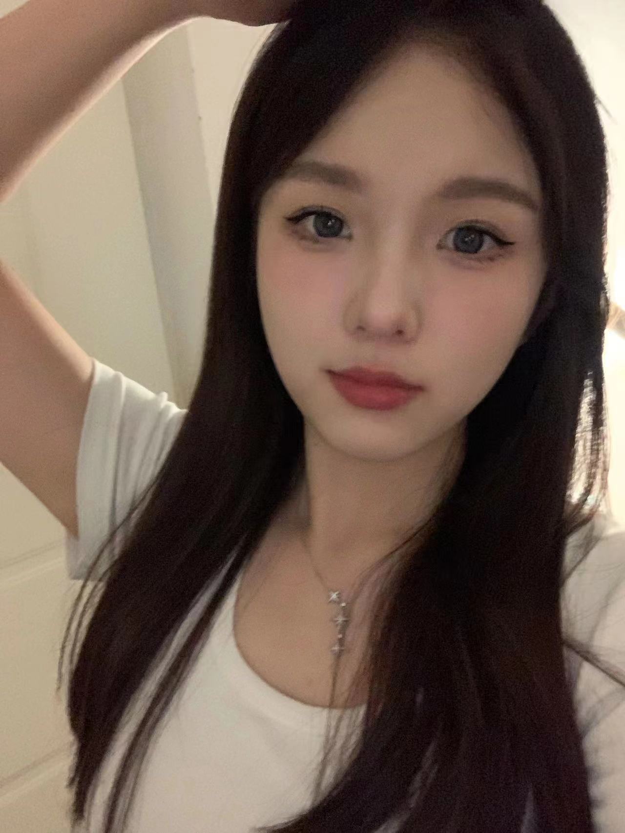 年轻00后美女一枚