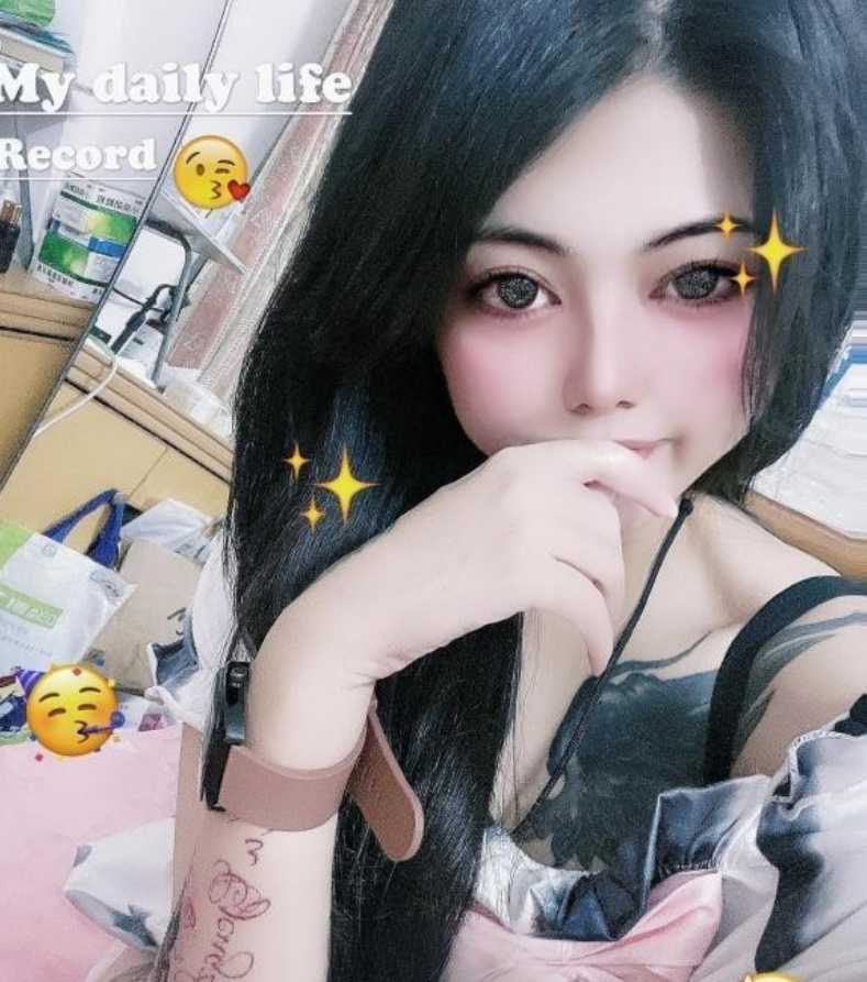 纹身妹妹皮肤白