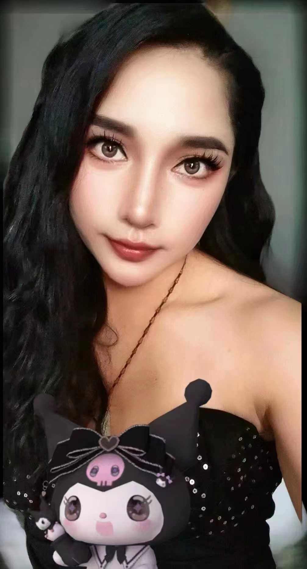 中东混血，米娜