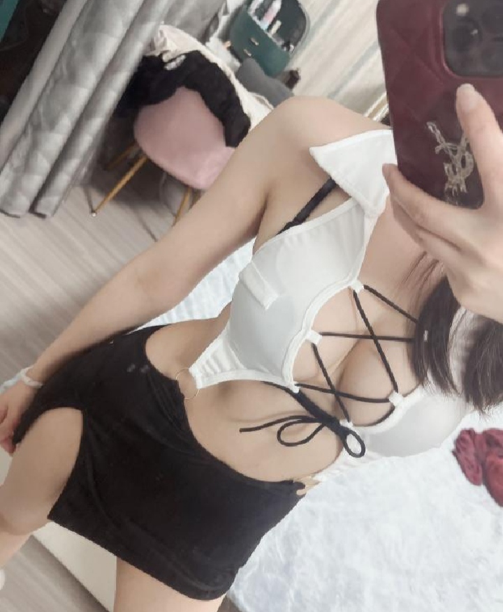 性感火辣身材莉莉