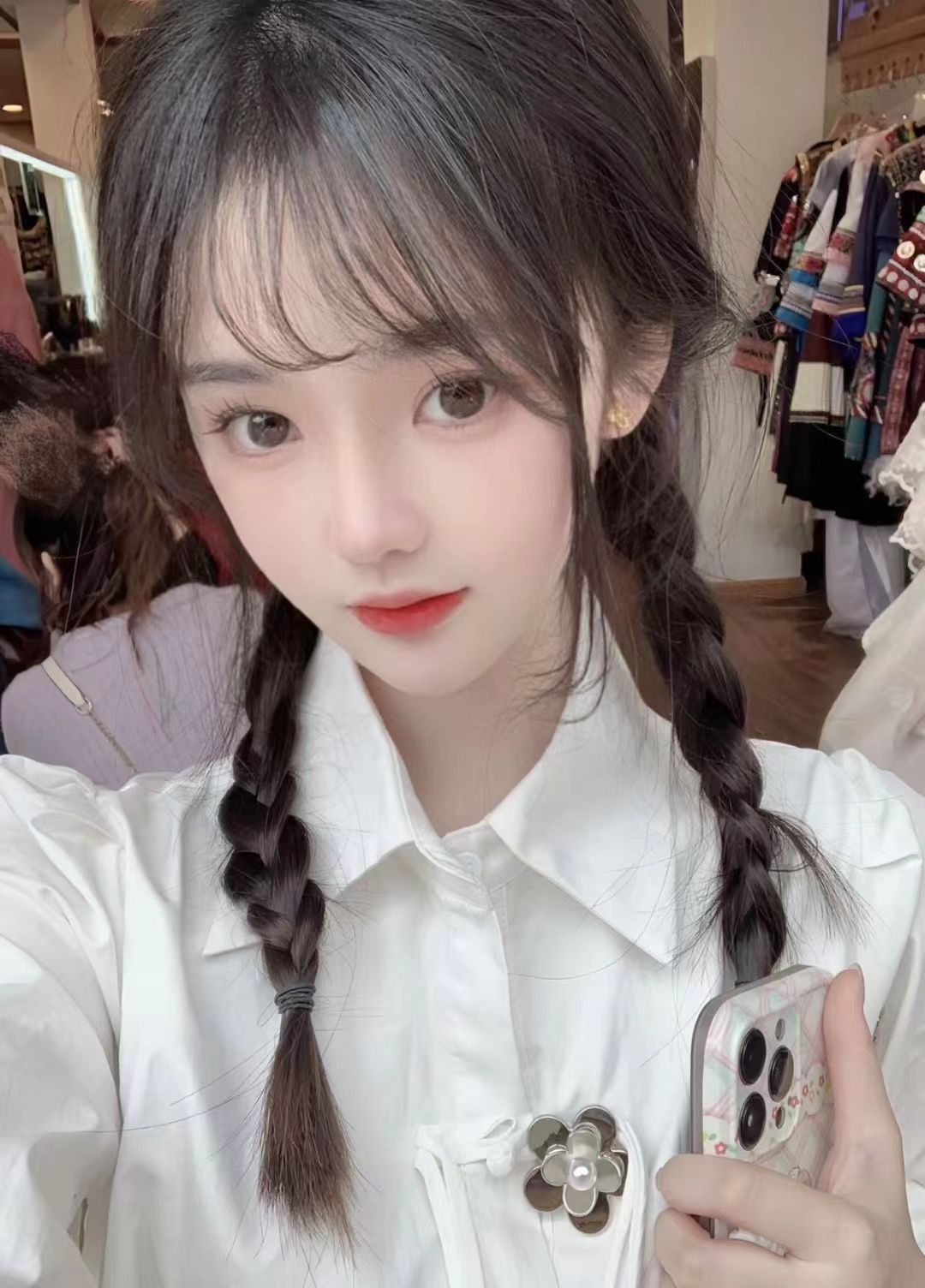 00后颜值很棒的妹子