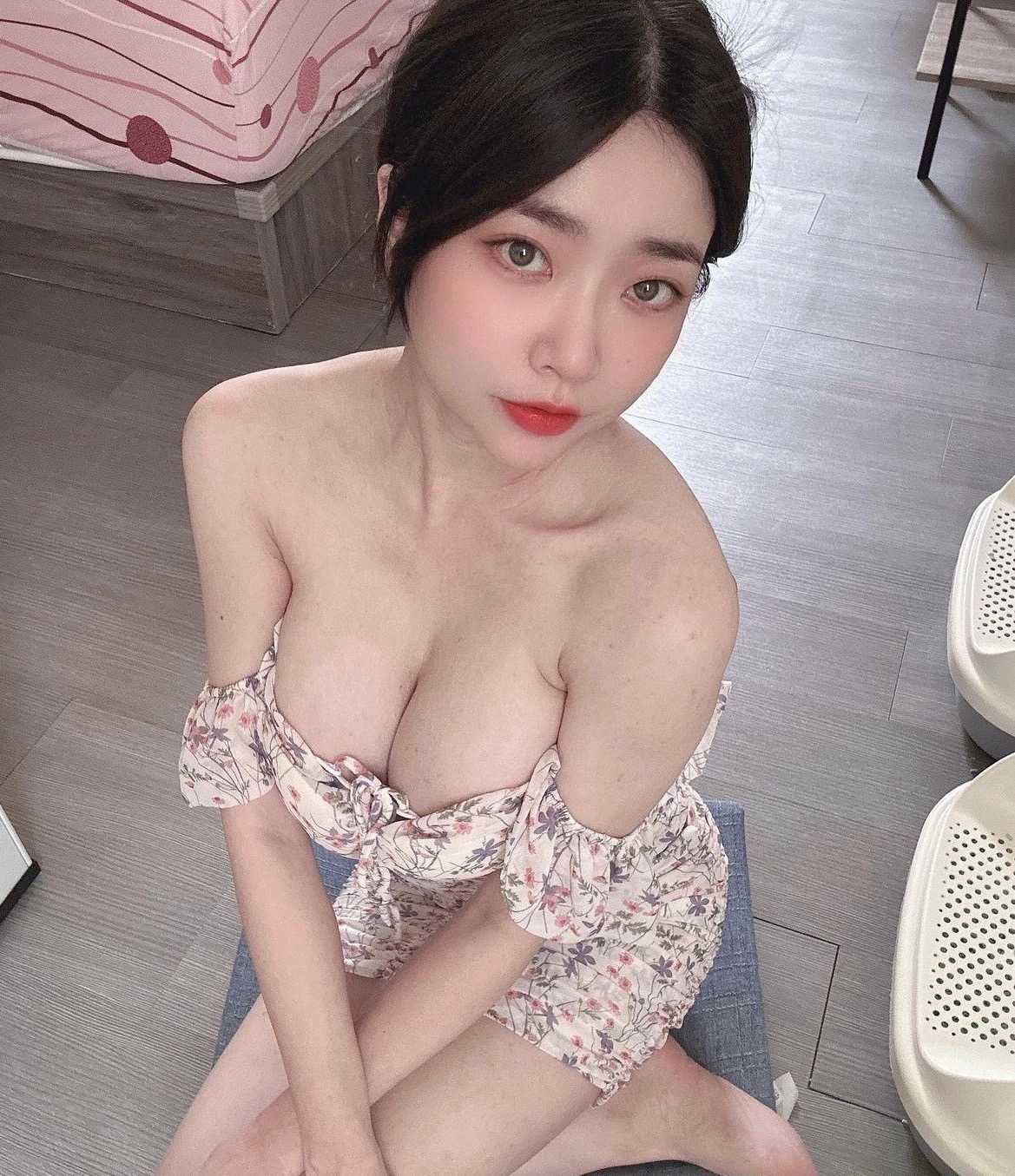 待客如女友的妹子