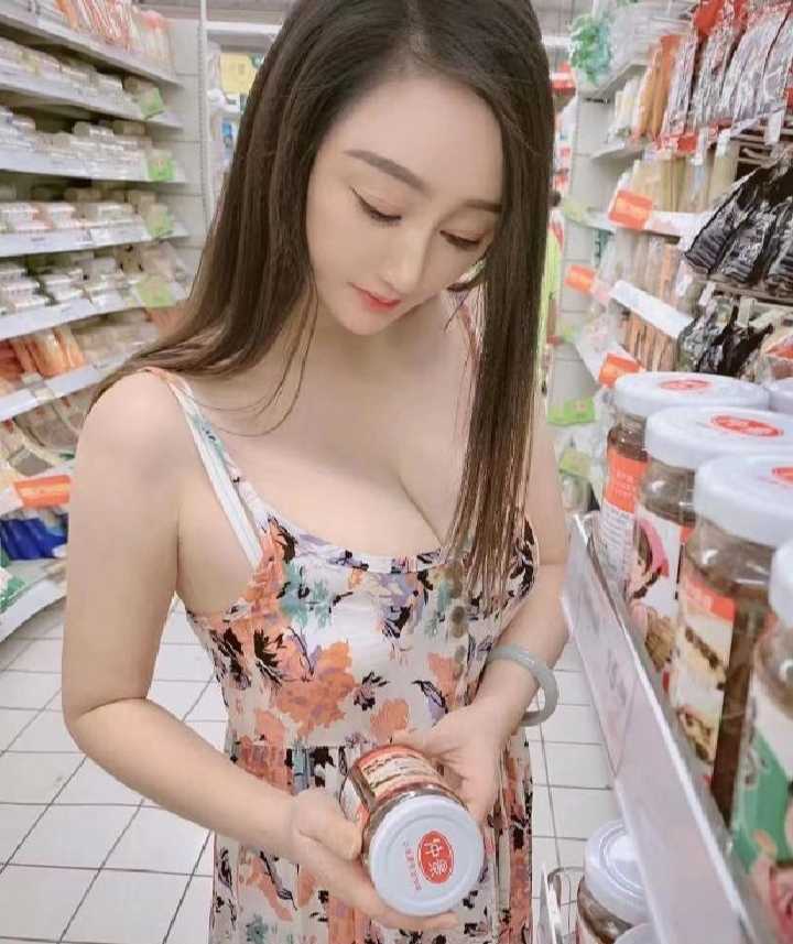 塘坑性感大胸小精灵