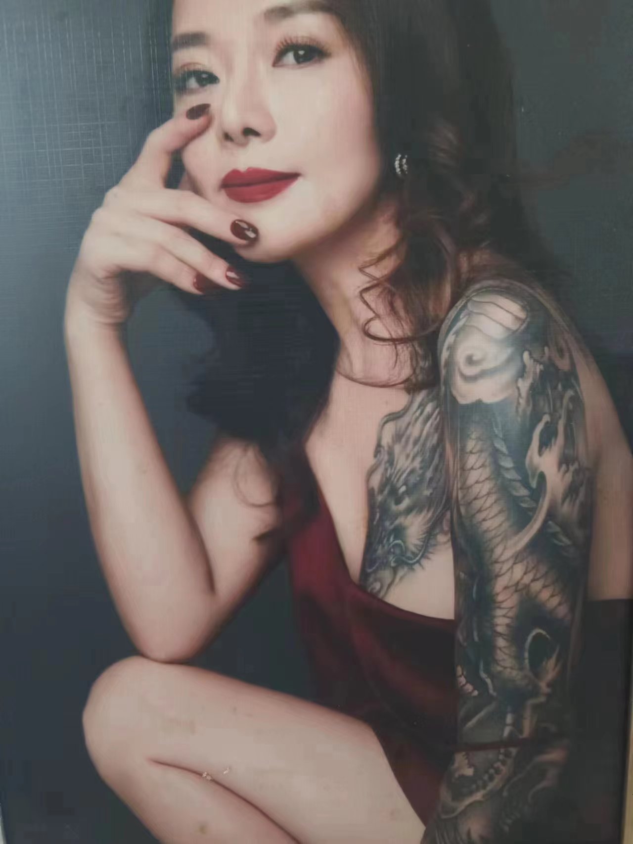 有纹身的性感小姐姐