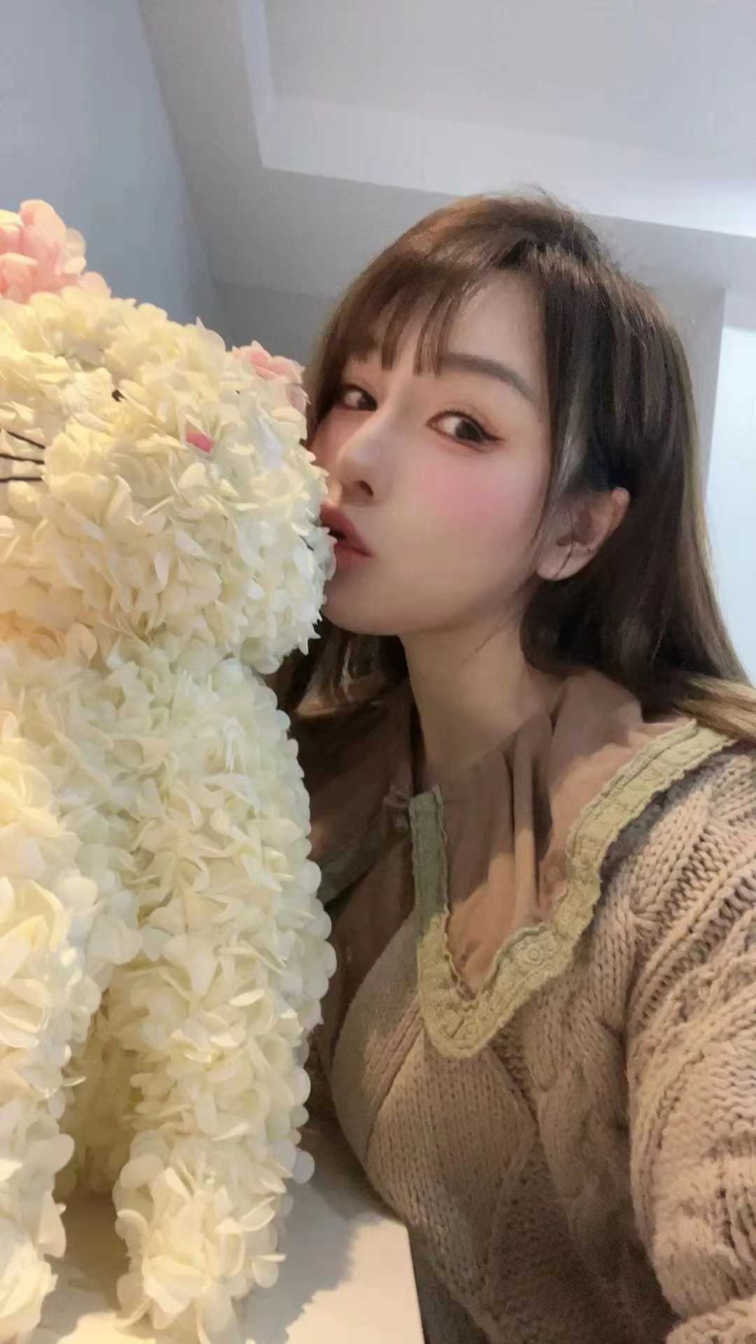 KH真的是一绝的妹子