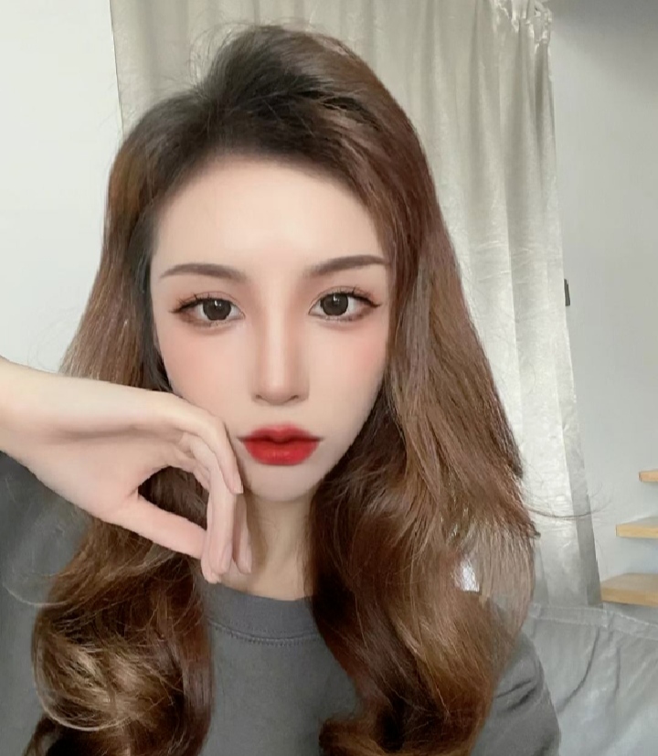 成熟蜜桃水多多的妹子