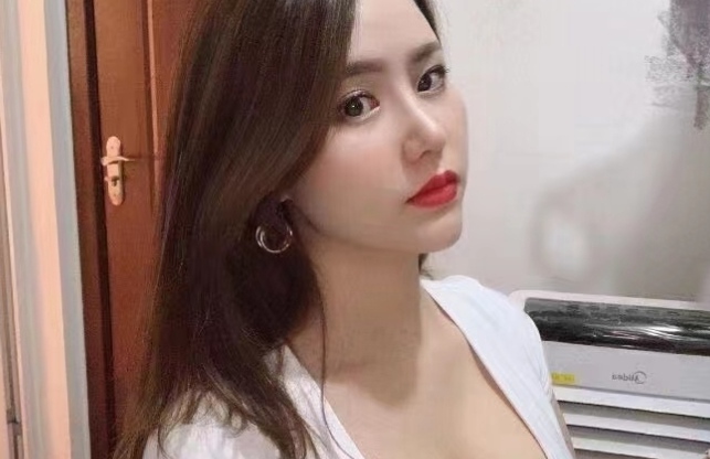 年轻貌美的笑笑