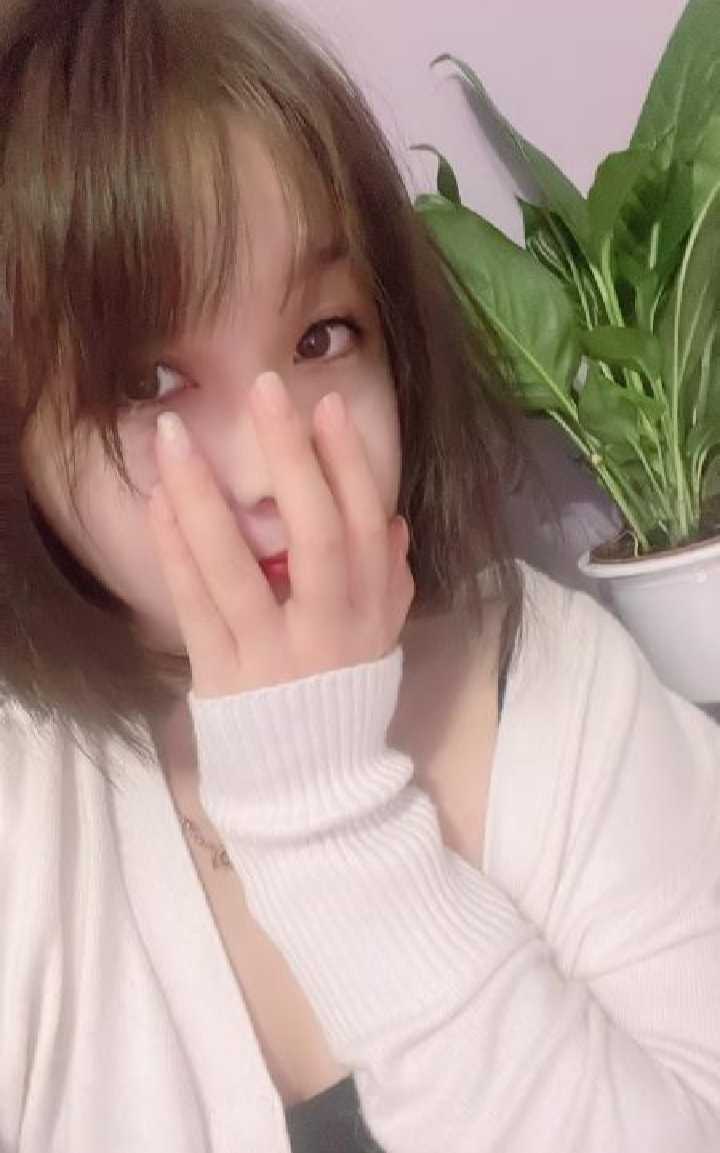 越秀白嫩诗诗姐