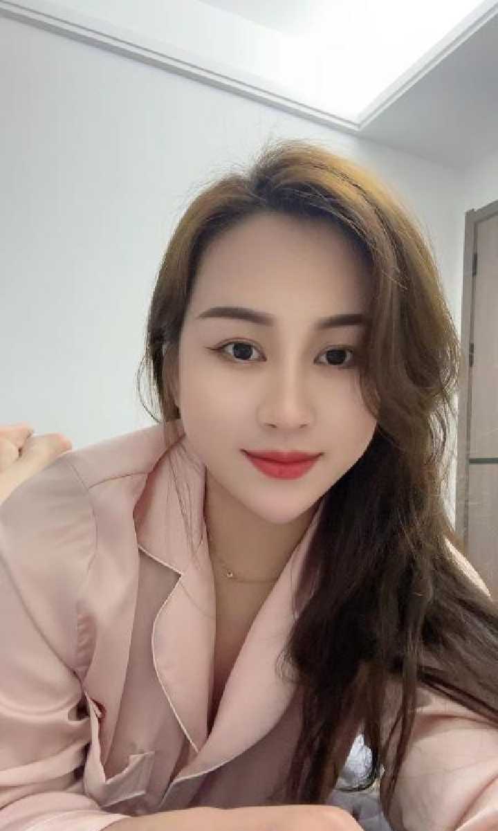 海悦丰满性感小少妇