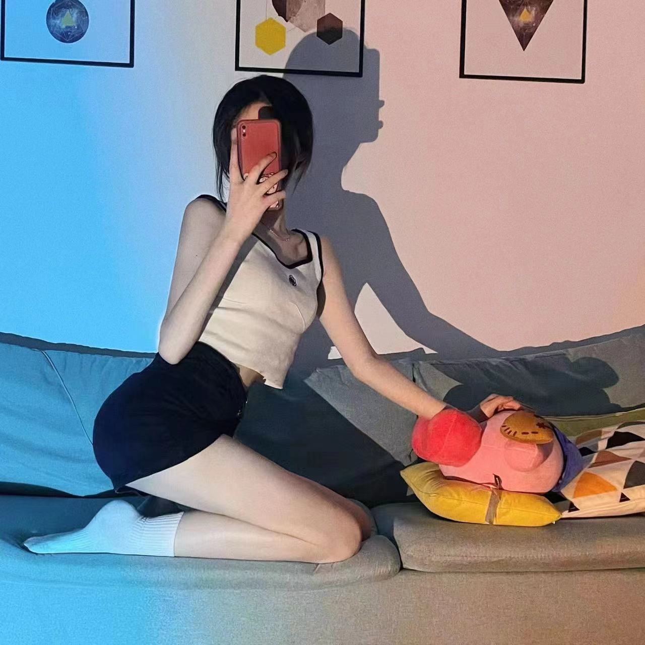 颜值超级棒的年轻妹子