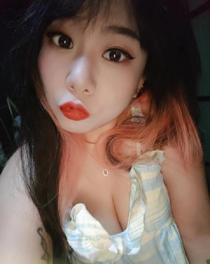 清纯可爱的小幼师