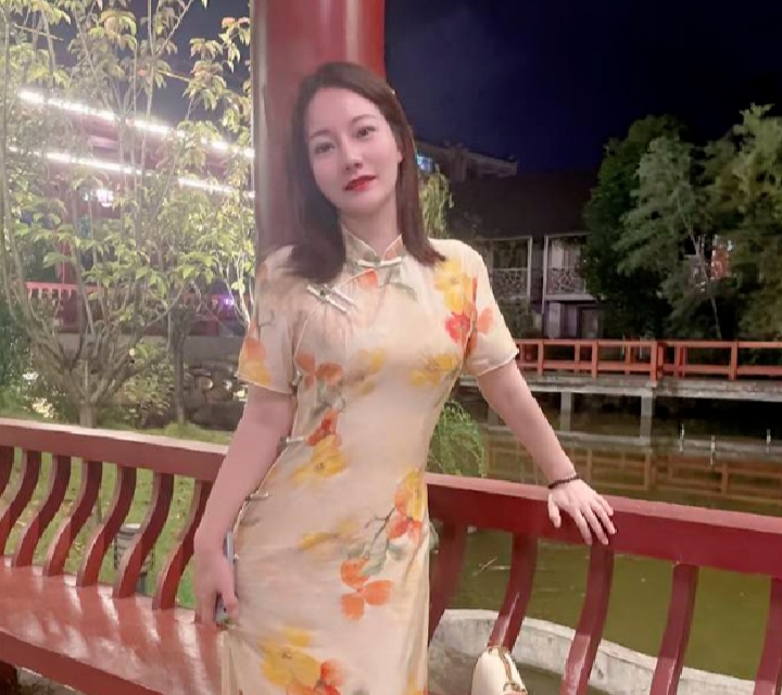 南山高挑火辣静静