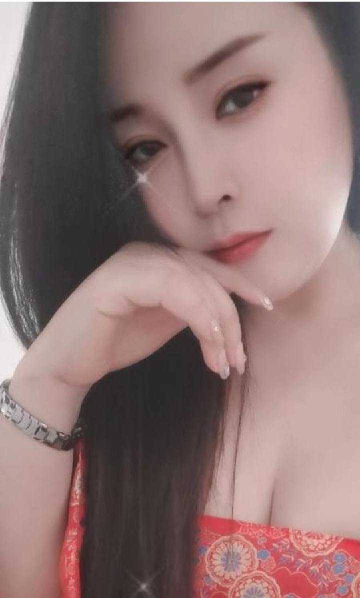 沈河大奶妹甜甜