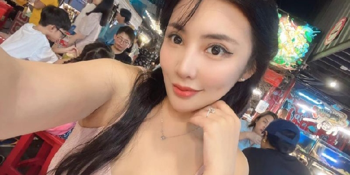 铁西网红脸小姐姐