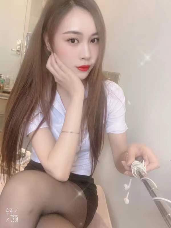 值得试试的卸货少妇