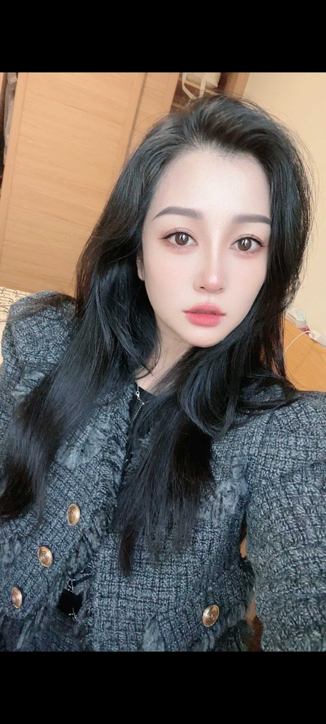 颜值超棒身材不错的妹子