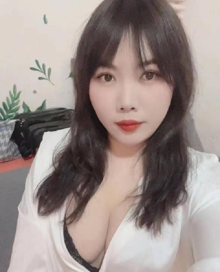 翘臀丰润美少妇