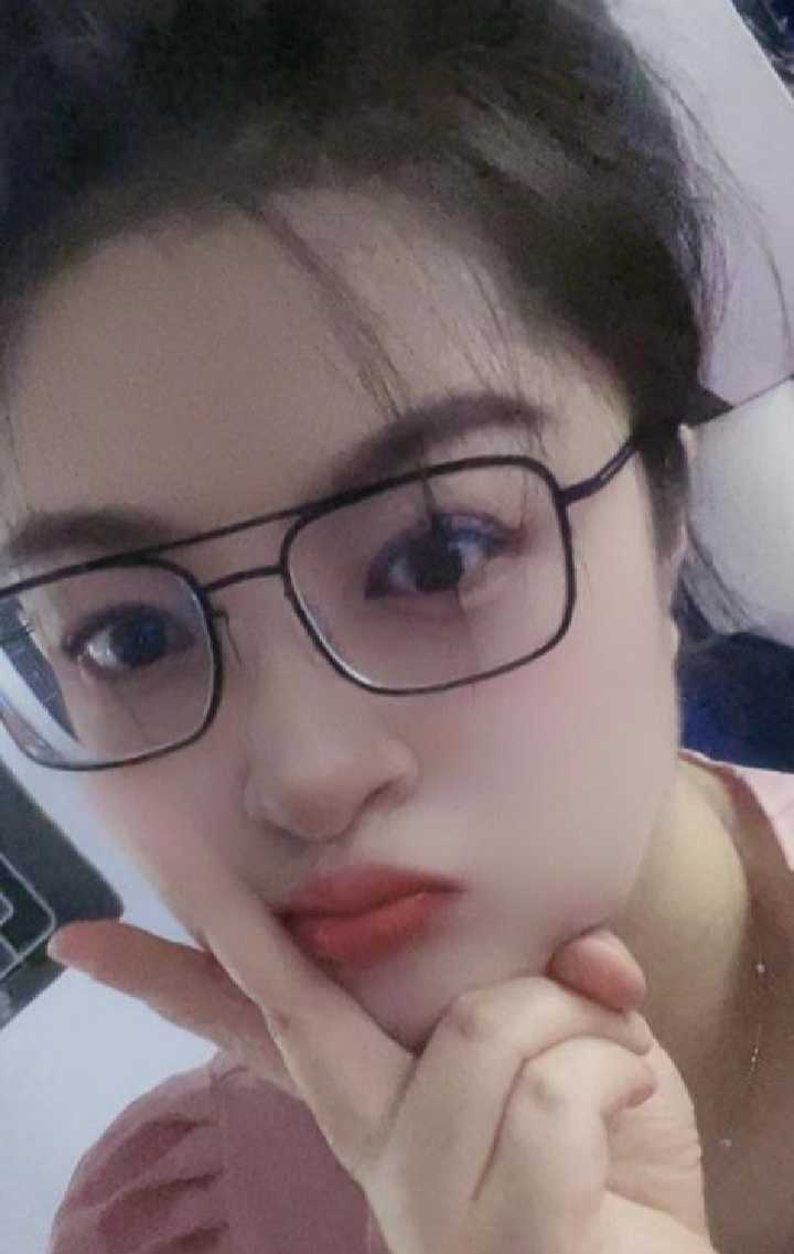 新区巨乳眼睛一线天