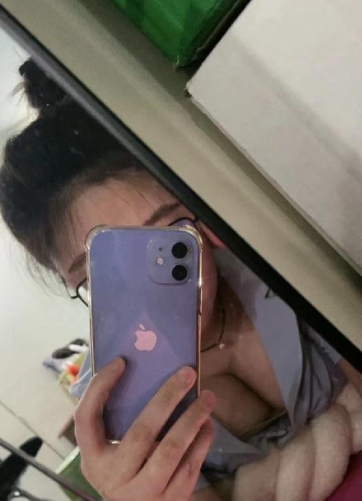 新区巨乳眼睛一线天